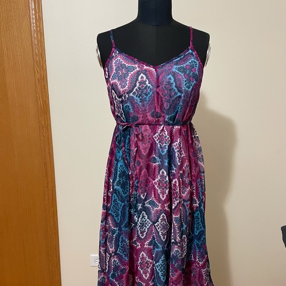 Wendy Bellissimo Dresses & Skirts - Handkerchief maternity dress in purple paisley size small